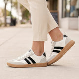 Maggie | Orthopedic Retro Court Sneakers - White and black - Tillybelle